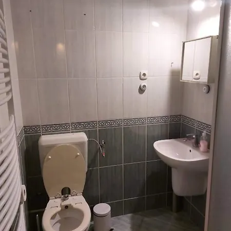 Lelle Apartman *